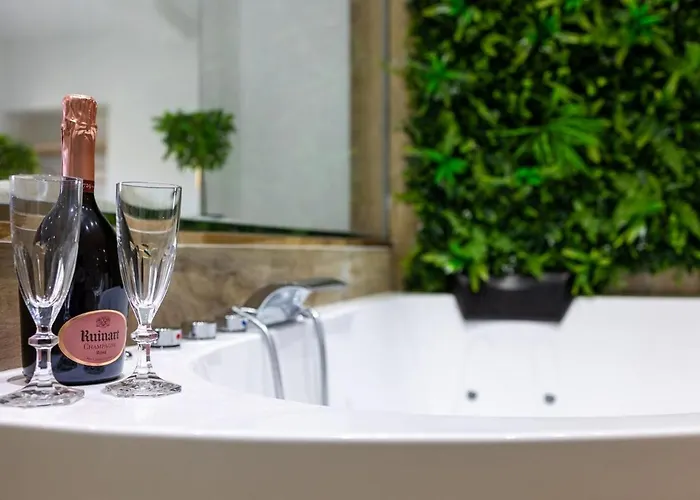 La Cle Escale Amoureuse Sauna & Balneo * Hyères